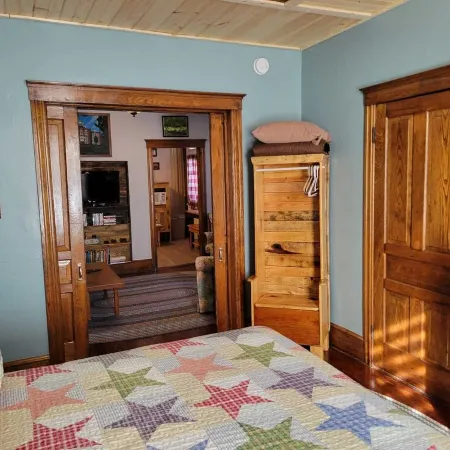 The Ridge is a Cozy 2-bedroom/1 bath Apartment Short walk to downtown Gettysburg