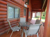 Lake Winnebago waterfront 3 bedroom Log home on a private lot with a great view!