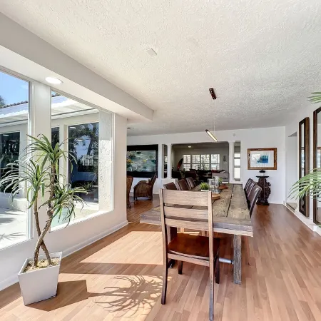 Waterfront Oasis - King Beds • 10min Walk to Beach