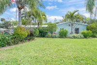 Private Resort Style Home w/ Heated Pool and Hot Tub - 5 min walk to Cocoa Beach - Private Pool