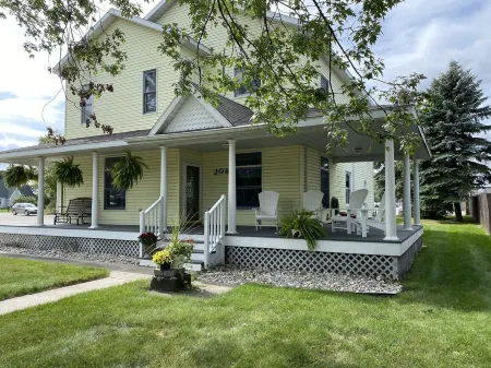 Betsy Ross,, Great Downtown,, Residence