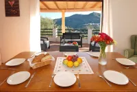 Villa Torcal 1,  8 Pers, Heated pool,WIFI, BBQ, A/C, Petfriendly,magnific view Hotels in Axarquia