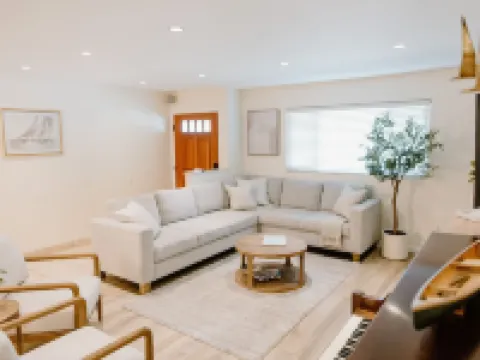 Spacious home 7 minutes away from the beach! Hotels in Goleta