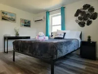 Modern Home ¤ Close to Shopping, Dining & Downtown! Outdoor dinning & Fireplace!