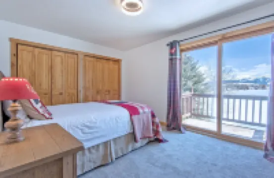 Equipped family-sized ski chalet in Driggs, ID a short drive to Grand Targhee.