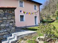 Jujube House. Cozy accommodation in the Ligurian hills Hotels near Trail 531 Riomaggiore to Manarola