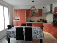 Apt T3 with garage, street of the port, Cancale, 50 m sea and harbor of Houle