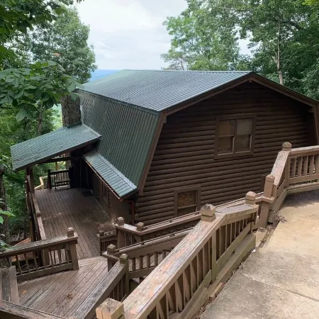 Secluded & Cozy Log Cabin w/Expansive Deck Views