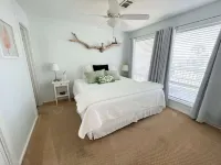 Relaxing Waterfront Canal Home in Treasure Island Hotels near BEES