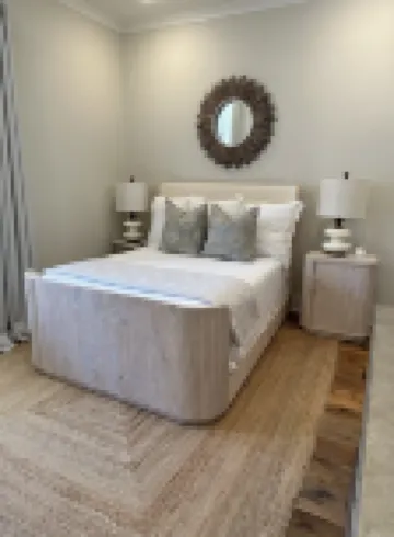 Top Rated home in Starkvegas for a game day experience!! 3 Min from campus!