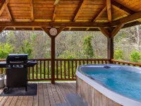 Cozy Cabin with Hot Tub; 5 miles to Harrahs Casino Hotels in Qualla