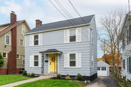 Convenient Location in a Quiet Neighborhood Отели в г. Сиракьюс