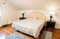 NEAR THE FRENCH QUARTER, SAFEST NEIGHBORHOOD Sleeps 8-16