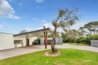 Lakehouse Estate is on 3 acres with private lake