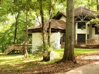 Pickwick Preserve Luxury Private Estate - 300 Acres on Pickwick Lake Hotels in Colbert County