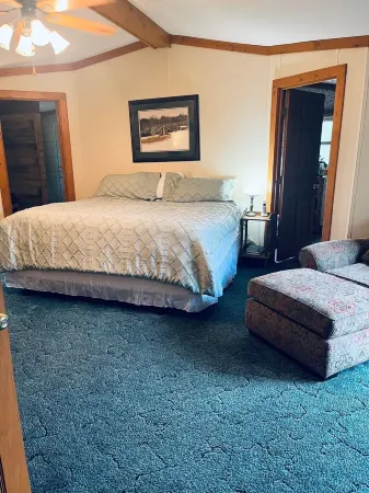 Private Lake/Sport Clay Range  30 Min to GSO, VIR, Martinsville 10 min Danville