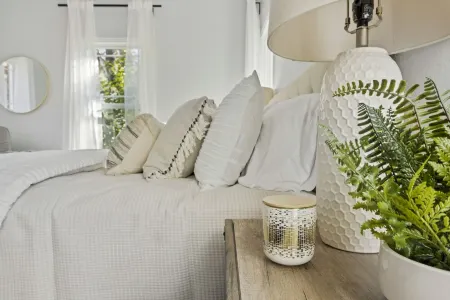 Quaint and Cozy Historic Home in Downtown Weatherford