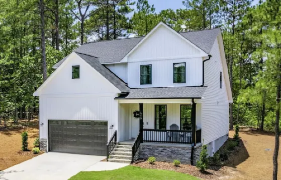 New Build! 5 Bedrooms & 3.5 Baths! 5 Minutes to Golf and the Village