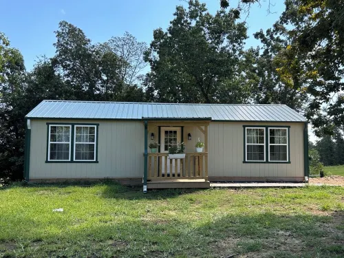 Spring Retreat with Private deck, pets welcome