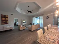 Charming 4-bedroom house with fishing deck  in lovely Cape Coral