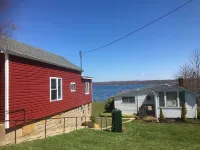What a View! Charming Lake Cottage w. Dock&Yard&BBQ, Pets welcome