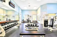 Spacious Condo! 2BR/2BA + BR Loft - 3.5 Miles from Disney!! 5 pools! Fun!!