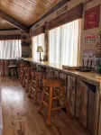 "THE ROUNDHOUSE" IN TOWN/360° LAKE & MTN VIEWS/2 DECKS/ SLED IN & OUT TO TRAILS