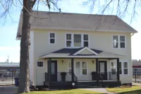 Experience the charm of Wausau, Wisconsin in this Historic Upper-Level Apartment - 3성급