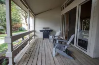 Lookout Lake Conroe April Sound Private Backyard with hot tub