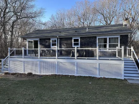 Delightful Southampton Retreat with Heated Pool & Jacuzzi, Near Beach & Shopping Отели в г. Такахо