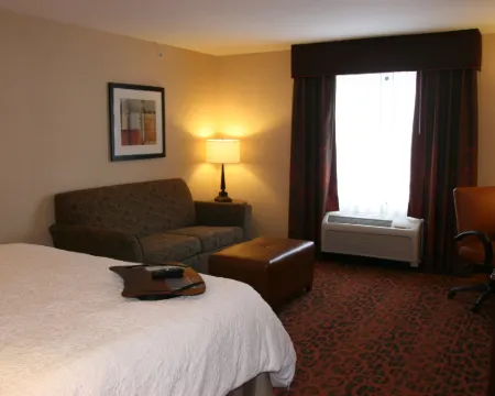 Hampton Inn & Suites Peru Hotels in Peru