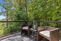 The Wildflower:  Mountain Views, Sauna, Hot Tub, Game Room, Fire Pit, Sleeps 12