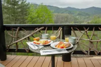 Fainting Goats! Luxe Retreat + 270° Long-Range Views Near Asheville, NC