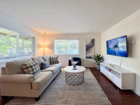 Cozy and quiet 2B/1b in Downtown