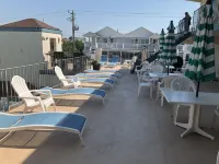 Cozy Condo one block from the famous Wildwood boardwalk and beach!