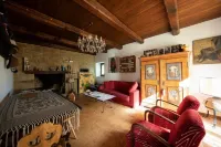 Villa with private pool in beautiful surroundings in the Marche! Hotel di Castelraimondo