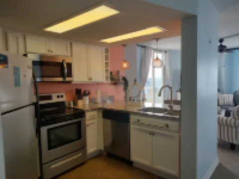 Top floor condo in N. Topsail Beach. Views of the beach & Intracoastal Waterway!