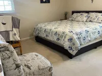 Coastal Blue. 2 minutes to Gulf of Mexico. Private backyard for BBQ/entertaining Hotels in Long Beach