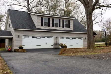 Just off Main near Taylors Mill - CLEAN & COMFY