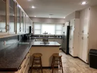 Spacious 4 bedroom Downtown Clarksville Hotels in Clarksville