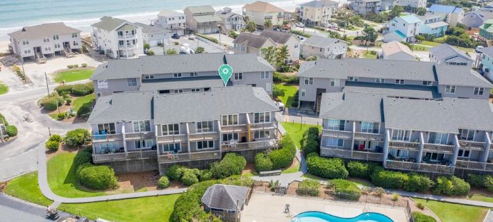 Quiet Island Hideaway with private beach access/pool, near shops and food. Hotels in Pender County