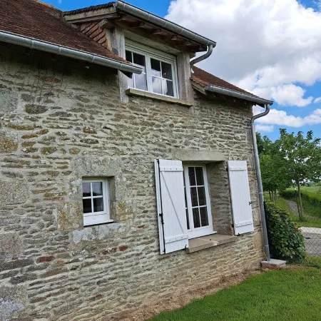 Gite in the countryside, 3 minutes from town.