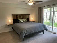 Riverside condo, new modern rustic decor, 10 minutes to Beaver Creek