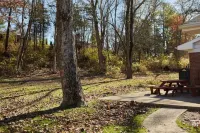 Higashi: New Paltz family home with King bed minutes to downtown