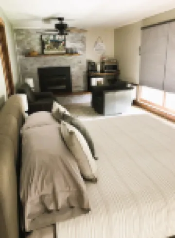 Cozy spacious king bed suite, In the heart of Historic Helena, Montana!