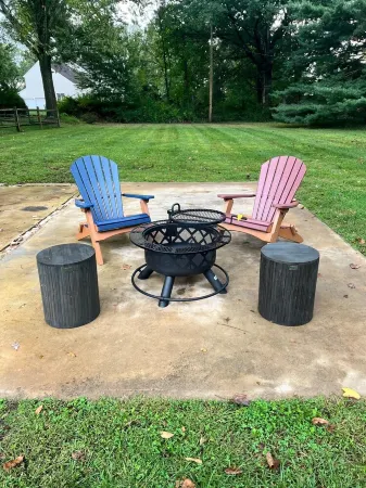 Cottage on Main in Lansdale! Perfect for family, work, shopping, relaxing.