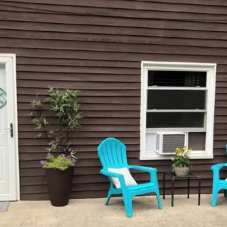 Studio w/pool & hot tub -only minutes to Triple Crown hiking trails Отели в г. Ботетот