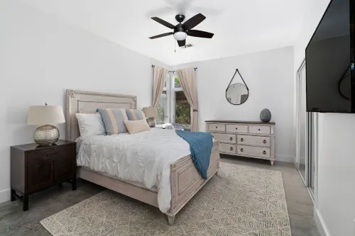 Elegant Birdhouse Cabin with 🔥Heated🔥 Cowboy Pool Hotels in Kyle