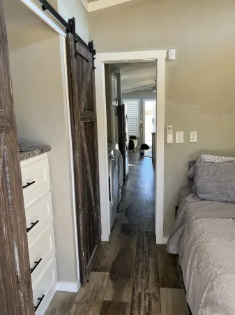 Texoma Getaway - Tiny House on a Cannabis Farm