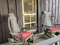 Cottage 1 block from Main St. on historic property. Hotels in Brevard